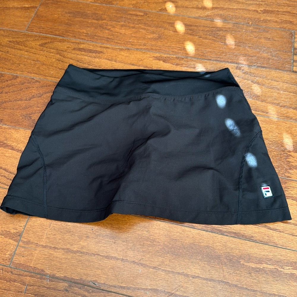 F black sports skirt